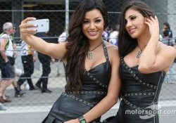 2 Hot Girls Taking Selfie In Indianapolis